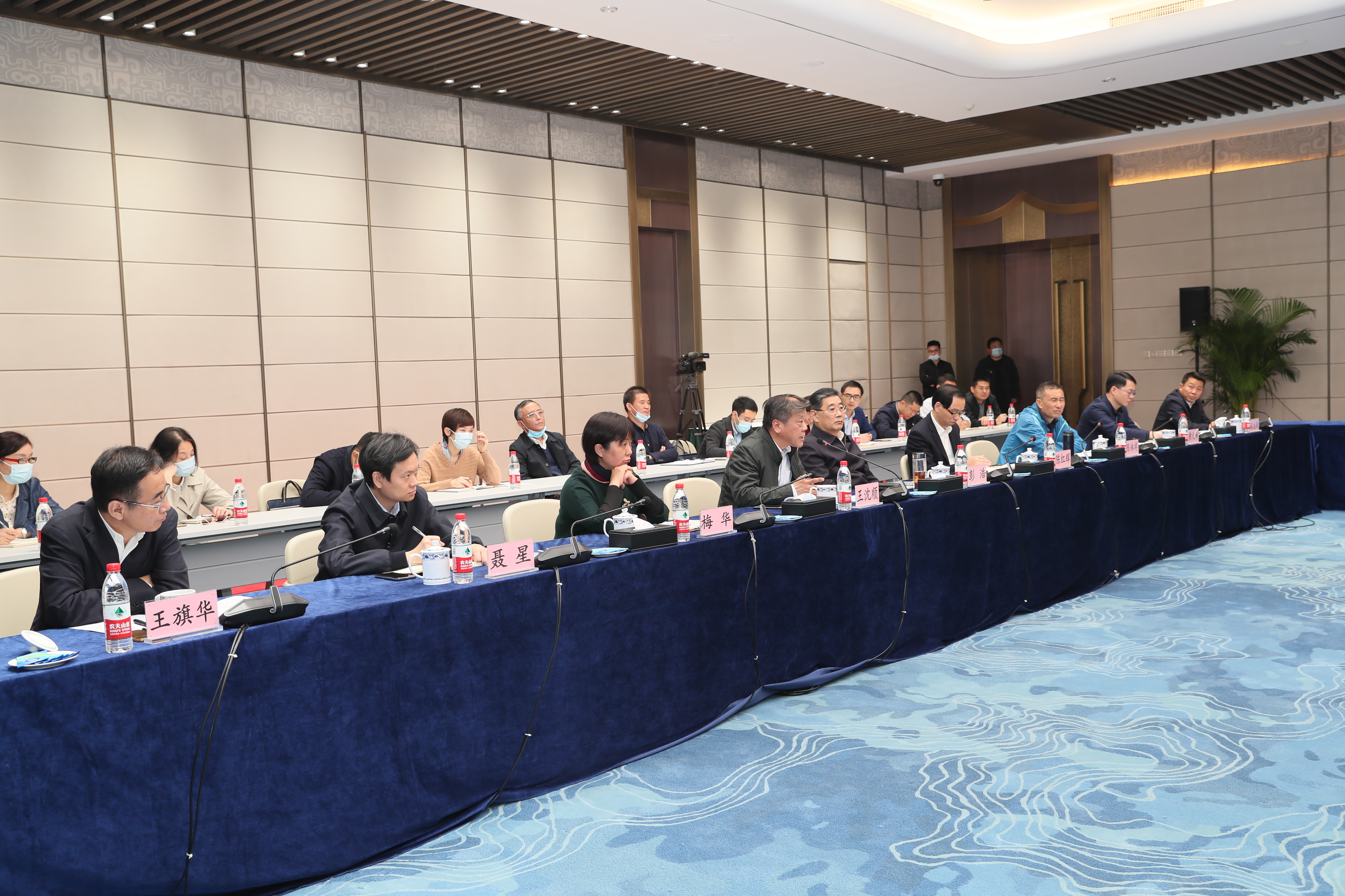 副省長肖菊華來公司調研(圖10) 副省長肖菊華來公司調研(圖10)